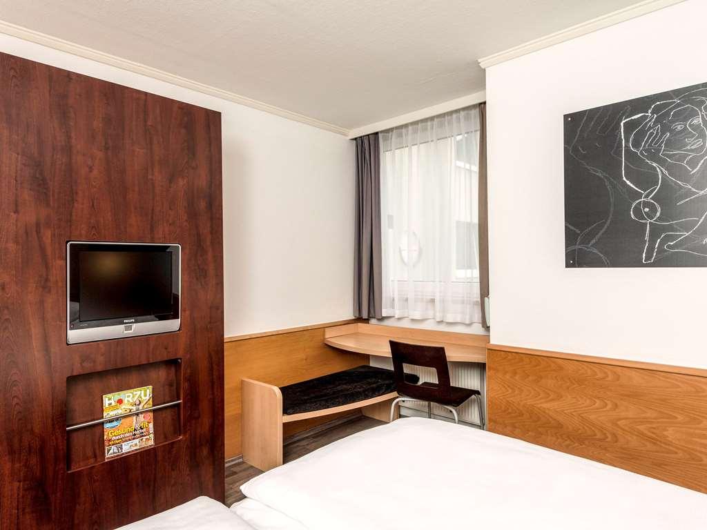 Ibis Leipzig Nord-Ost Hotel Стая снимка